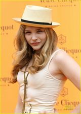 高清组图：《海扁王》小萝莉清爽造型和两兄弟亮相