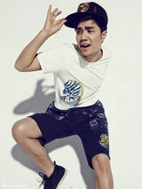 组图：袁成杰黑白运动写真 释放荷尔蒙魅力