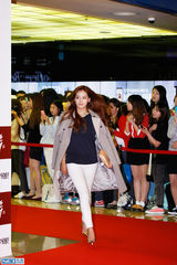 独家高清：金泰熙权相佑大咖齐捧场宋承宪新片