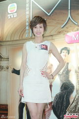 组图：李若彤哭戏涕泪横流获好评 大叹矛盾