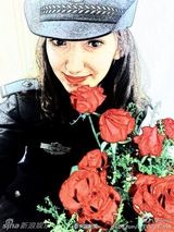 组图：新疆反恐前线美女特警走红 被赞美得冒泡