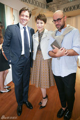 组图：海清三种风格在米兰玩嗨 造型越凹越大胆