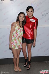 组图：四影帝齐现身为好友站台 窦靖童力挺干妈