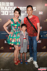 组图：曾志伟早知儿子恋情 与准儿媳同场不避嫌