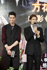 组图：《小时代3》杨幂产后首发声 柯震东搞怪