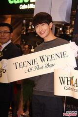 组图：周觅Amber宋茜同台卖萌放电 人气高涨