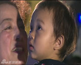 组图：贾乃亮为博女儿一笑 表演潜水险晕倒