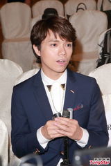 组图：李克勤指隐形胸罩应记名 张敬轩只有声线