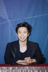 独家：JYJ热力发片 金在中金发耀眼金俊秀红发鬼魅