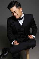 组图：杨志刚曝时尚写真 冷酷帅气魅力十足