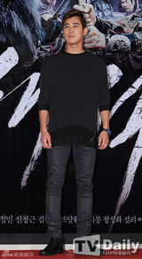 组图：《海盗》众星观影 SM艺人组团捧场