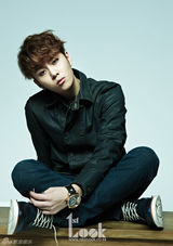 组图：BEAST龙俊亨写真 半裸出镜魅惑人心