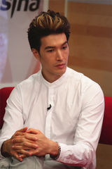 组图：《小时代3》导演郭敬明携主创做客