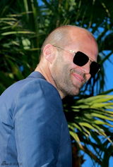 组图：《敢死队3》劲爆亮相 坦克开进戛纳大道