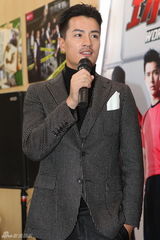 组图：欧萱变足球宝贝 《球在你脚下》进军中国