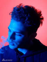 组图：多兰不哭！25岁天才帅哥导演闪耀戛纳