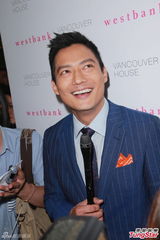 组图：高圣远否认送周迅城堡 谈结婚：希望吧