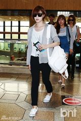 组图：韩国女子团体T-ara现身机场前往日本