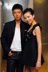 组图：董洁潘粤明昔日羡煞旁人的恩爱瞬间