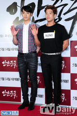 组图：金泰熙等捧场宋承宪新片 希澈咬票四次元