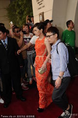 组图：郭敬明领《小时代》剧组 郭采洁挽柯震东