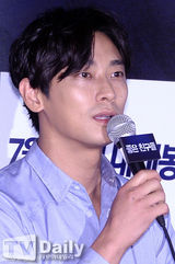 组图：《好朋友们》池城李光洙诠释最萌身高差