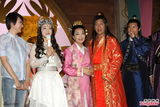 组图：《天天有喜》古装集体婚礼点亮发布会