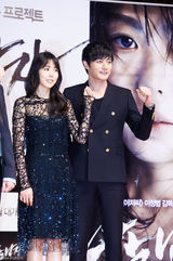 独家：《哭泣男人》张东健黑衣亮相与粉丝互动