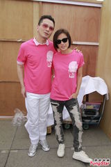 组图：何韵诗献唱力挺同志群体 黄秋生酷装支持