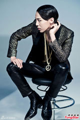 组图：韩星G-Dragon权志龙亲自设计饰品 拍邪魅宣传照