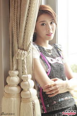 组图：周丽淇摆脱黄金剩女称号 欣赏男友徐正曦