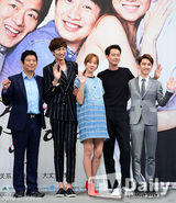 组图：孔孝真腿伤引注目 赵寅成温柔搀扶