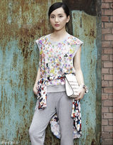 组图：肖雨雨早秋炫彩街拍 七面娇娃时髦有范儿