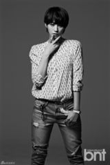 组图：韩星柳仁英时尚写真 尽展成熟知性魅力