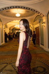 组图：刘涛纽约时装周展现东方美 风姿绰约别致