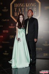 组图：48岁温碧霞低胸长裙美熟女 替