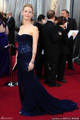 高清组图：奥斯卡红毯莱斯利-曼恩曳地蓝裙闪耀