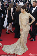 组图：《绝望主妇》伊娃鱼尾裙现身华贵性感