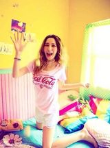 组图：ViVi当家模特藤井莉娜从杂志毕业