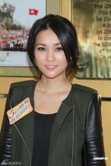 组图：谢安琪称婆婆沟通无代沟 罗霖中秋做慈善