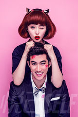 组图：范冰冰李治廷登封面 送香吻惹人爱