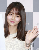 组图：韩童星金素贤亮相粉丝签名会萌妹清纯