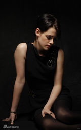 幻灯图集：克里斯汀-斯图尔特穿无袖礼服拍写真