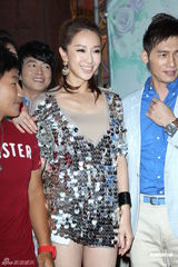 组图：隋棠出席影迷签书会 看淡感情不过情人节