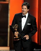 组图：《摩登家庭》获艾美奖喜剧类最佳剧集