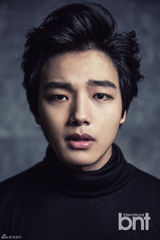 高清：韩星吕珍九时尚大片 游走于少年男人之间