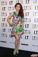 组图：梁朝伟张家辉碰头不聊金马奖