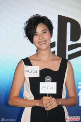 组图：蒙嘉慧送伊健游戏机 陈豪紧张太太临盆