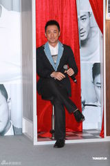 组图：林峰庆销量破百万 被曝是迟到大王