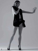 组图：意大利排坛娇娃喷血写真丰胸翘臀